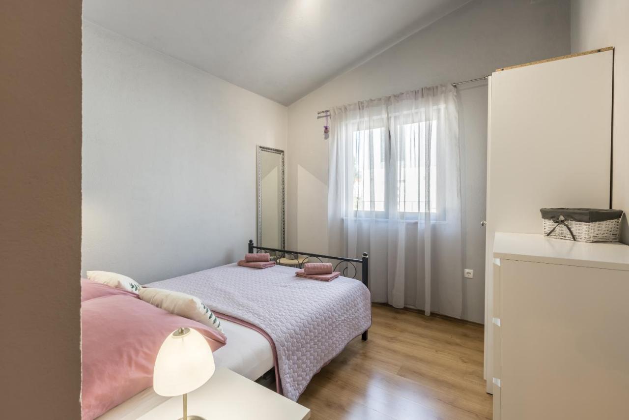 Apartment Lamaro Каштела Екстер'єр фото