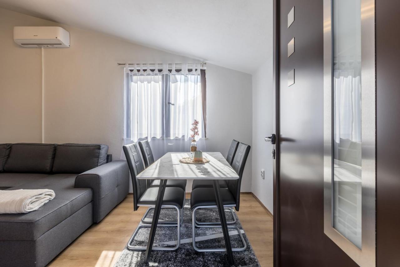 Apartment Lamaro Каштела Екстер'єр фото
